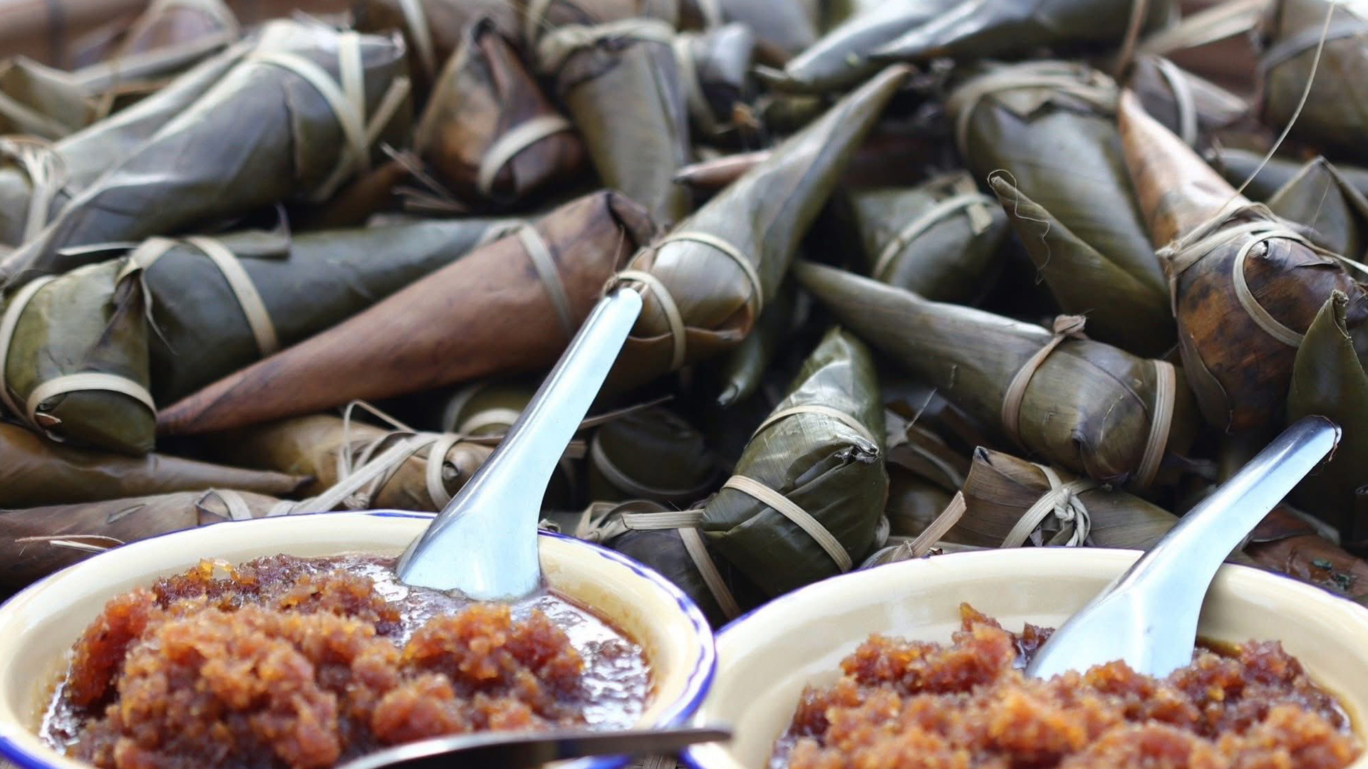 ประเพณีกินข้าวห่อ (อั้งหมี่ถ่อง)